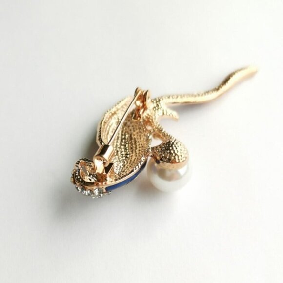 BIRD Parrot brooch pin enamel crystal pearl 🆕 - Picture 3 of 7